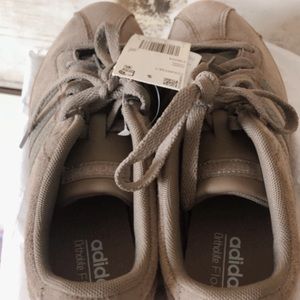 Adidas Woman’s Courtset